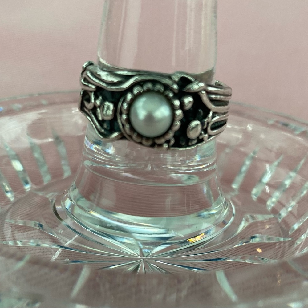 Sterling Silver with Pearl Ring size 7 1/4 Excellent condition.